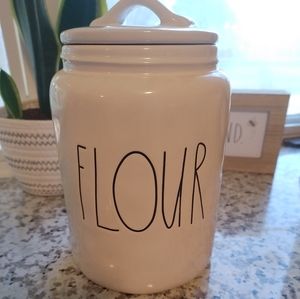 Rae Dunn Flour Cannister.